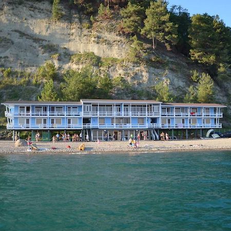 Captain Black Hotel Pizunda Bagian luar foto