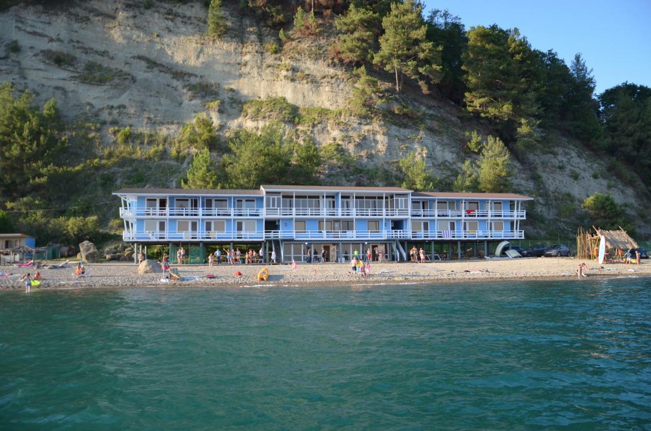 Captain Black Hotel Pizunda Bagian luar foto