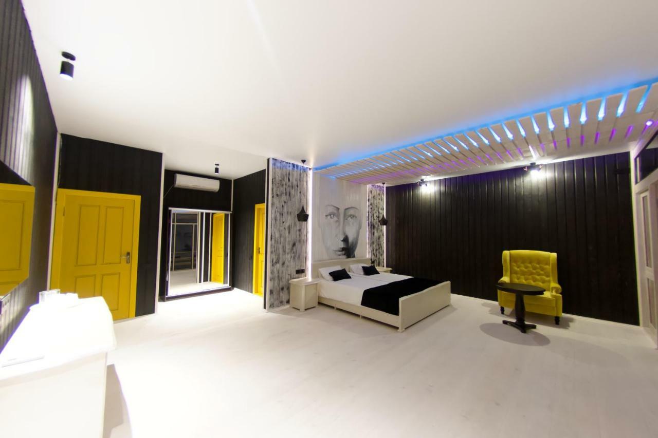 Captain Black Hotel Pizunda Bagian luar foto