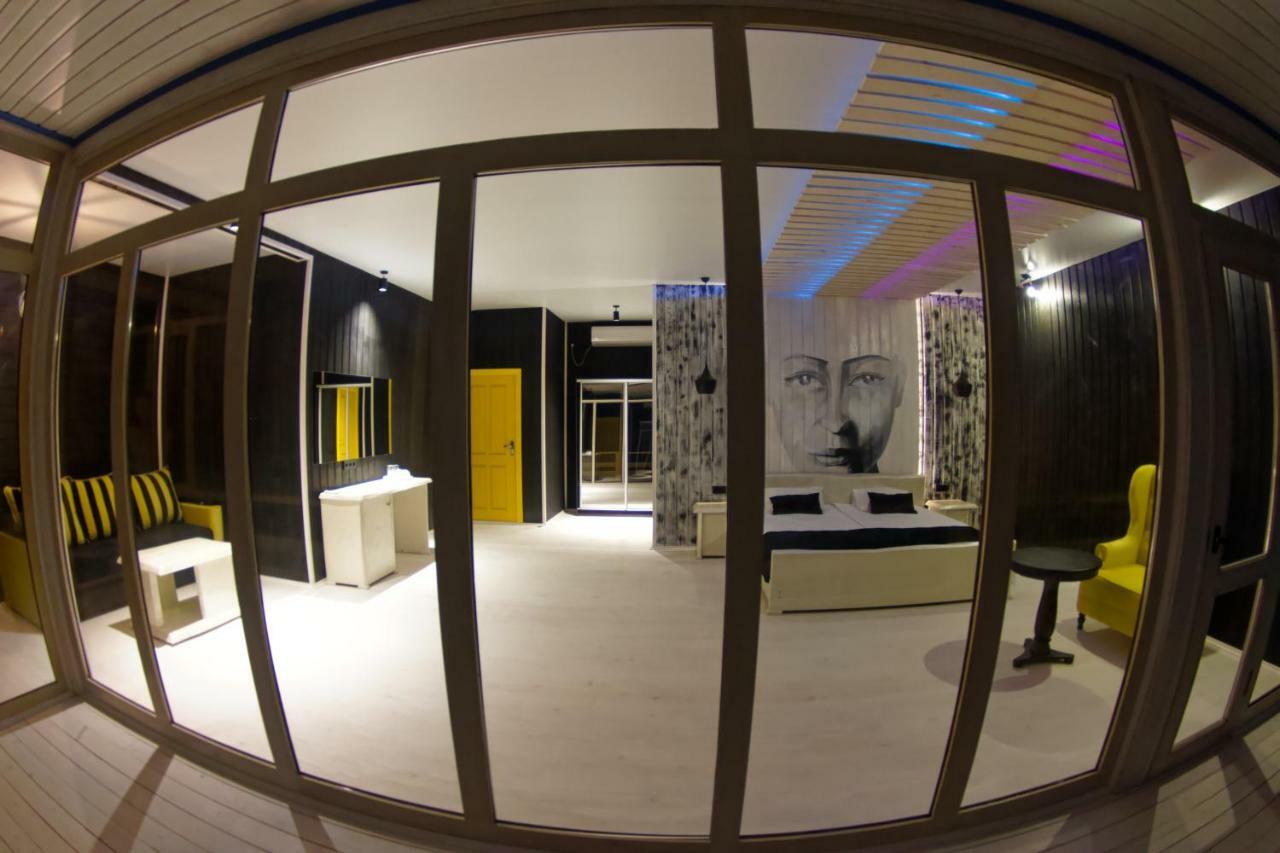 Captain Black Hotel Pizunda Bagian luar foto