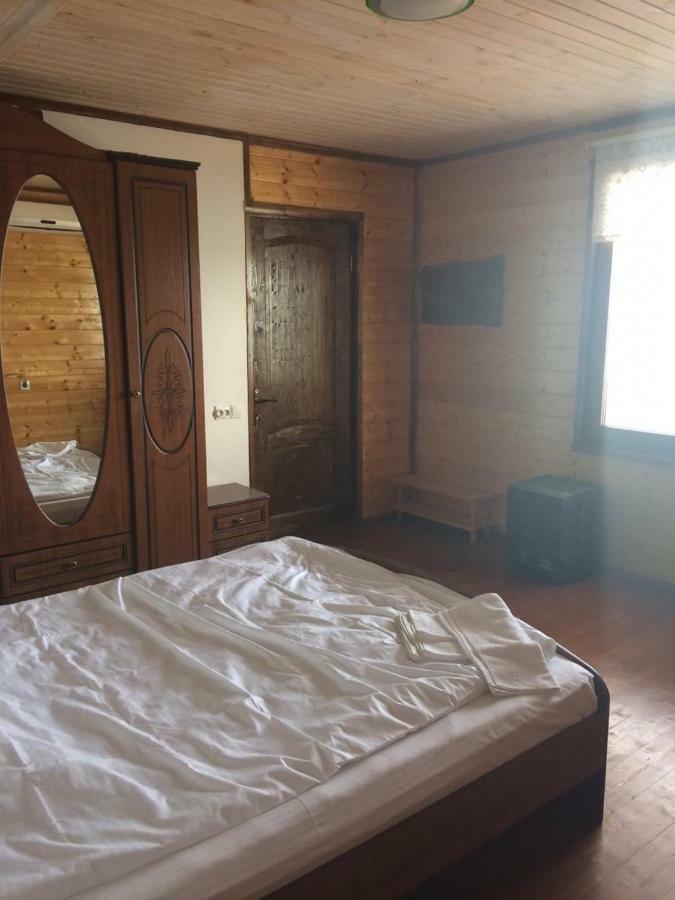 Captain Black Hotel Pizunda Bagian luar foto