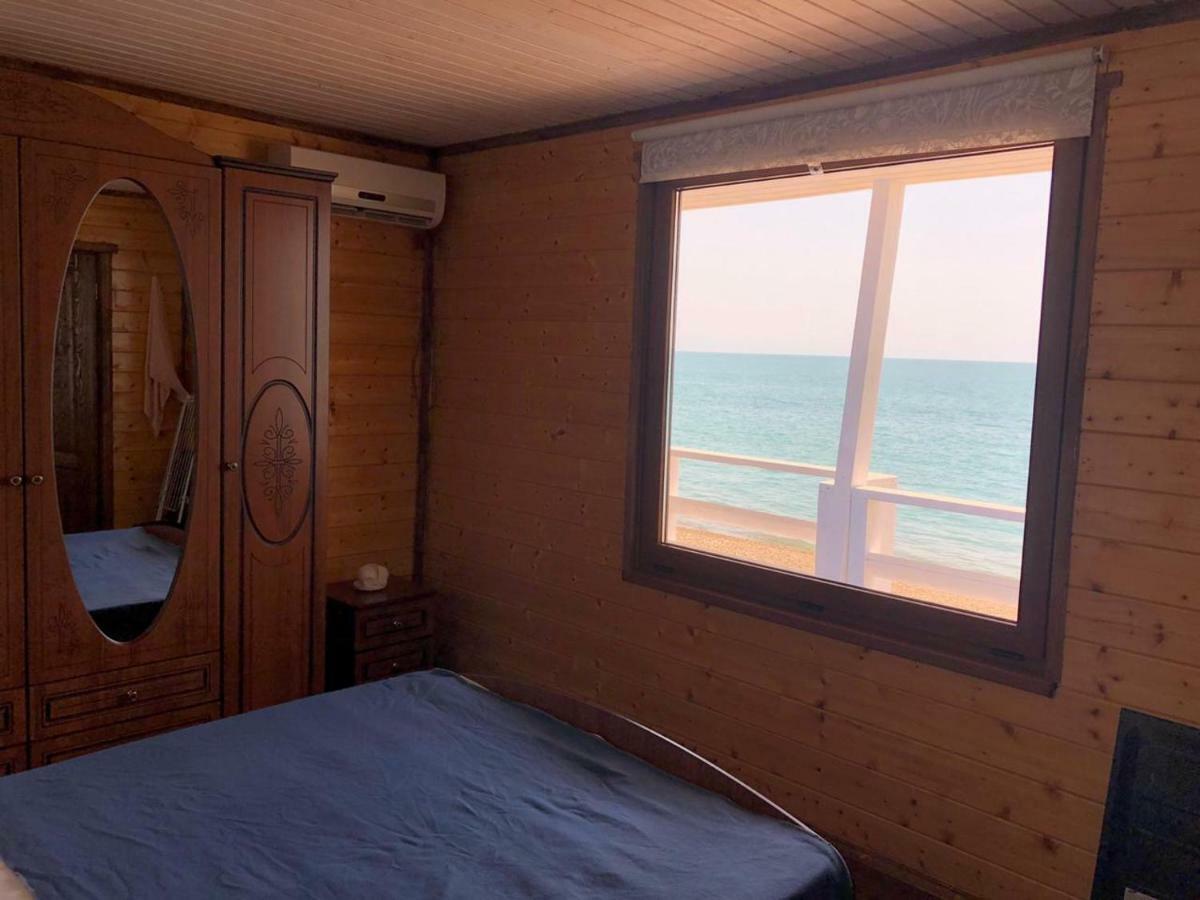 Captain Black Hotel Pizunda Bagian luar foto